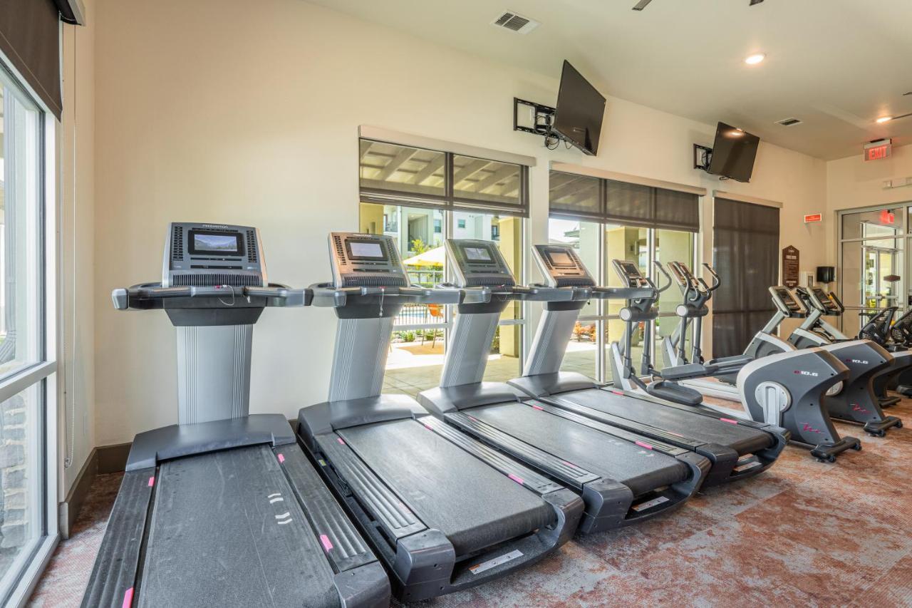Апартаменты Luxe 3B/2B Getaway - Pool, Gym, Parking, Pet Wash Leander Экстерьер фото